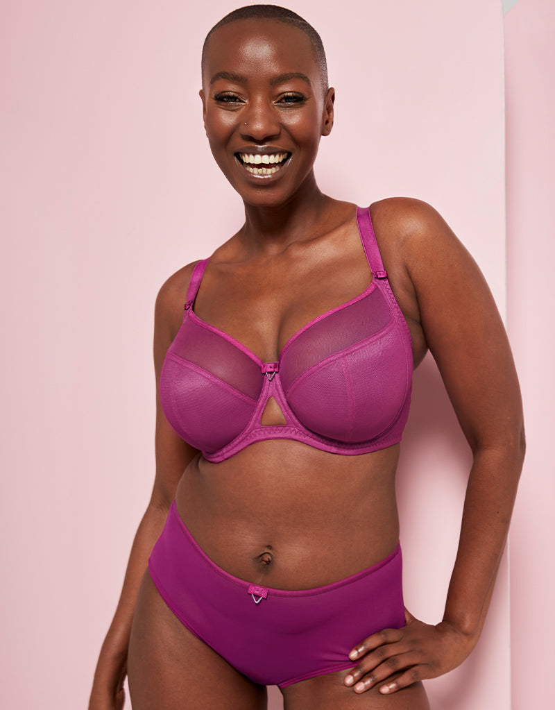 Model wears a size 30GG