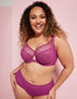 Model wears a size 32G