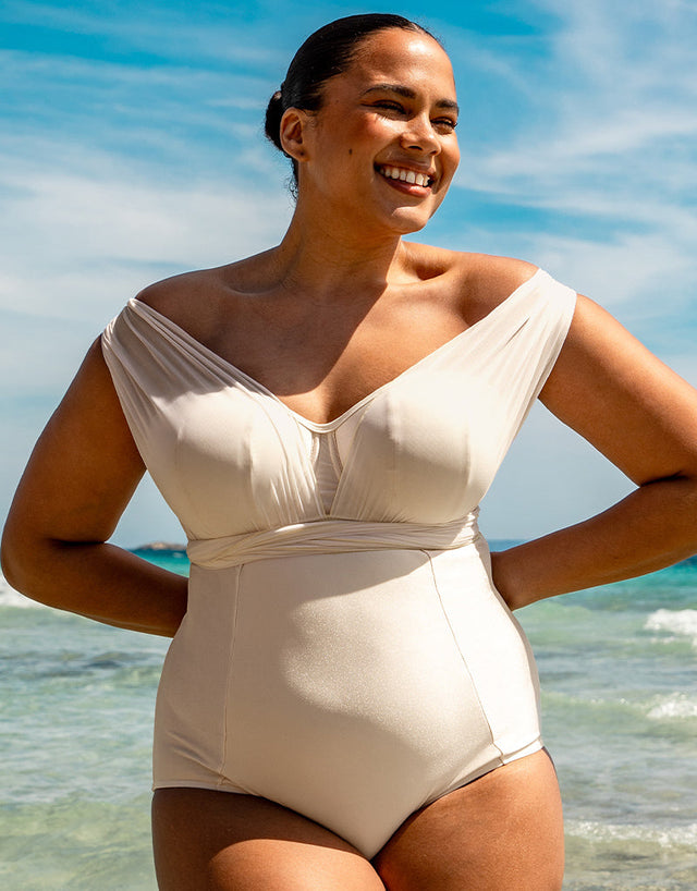 Model wears a size 32G